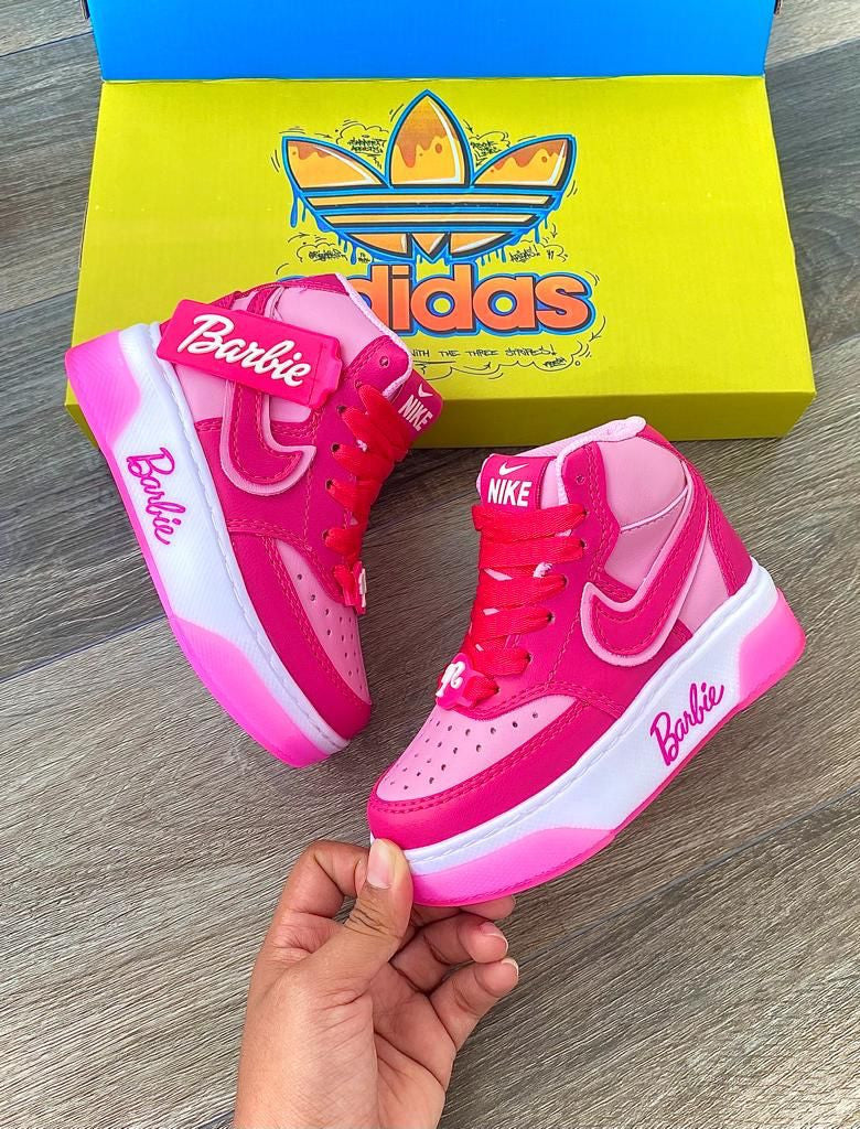 BOTA JORDAN NIKE - EDITION BARBIE ✨